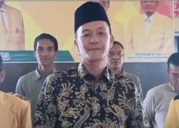 Ersangkut Selaku Kader Partai Golkar dan Calon  Bupati Muara Enim Kembalikan Formulir Pendaftaran Di Sekretariat Golkar