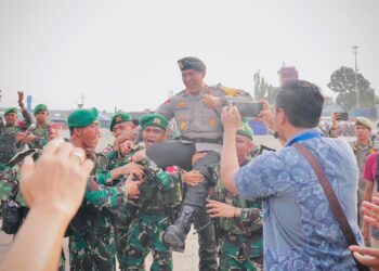 Kapolda Sumsel Hadiri Upacara Pemberangkatan Satgas Pamtas Pasukan Yonif 141/AYJP Oleh Panglima Kodam II/Sriwijaya