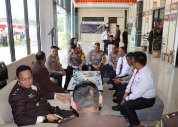 Kapolres Muara Enim Silahturahmi dengan Kajari Muara Enim: Perkuat Sinergitas Jelang Pilkada 2024