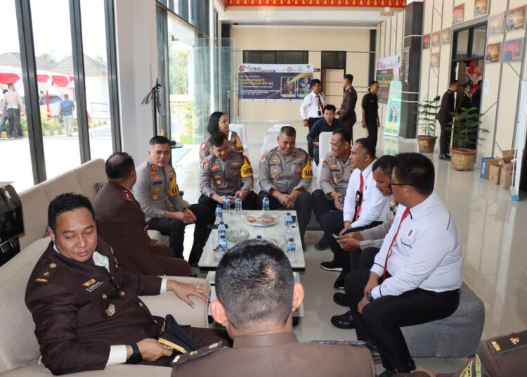 Kapolres Muara Enim Silahturahmi dengan Kajari Muara Enim: Perkuat Sinergitas Jelang Pilkada 2024