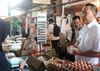 Pastikan Harga di pasar inpres Stabil PJ Bupati Muara Enim turun langsung