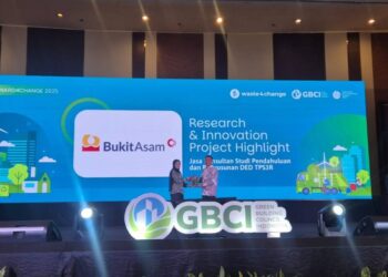 Kembangkan Inovasi Pengelolaan Sampah Berkelanjutan, PTBA Raih Apresiasi Waste4Change